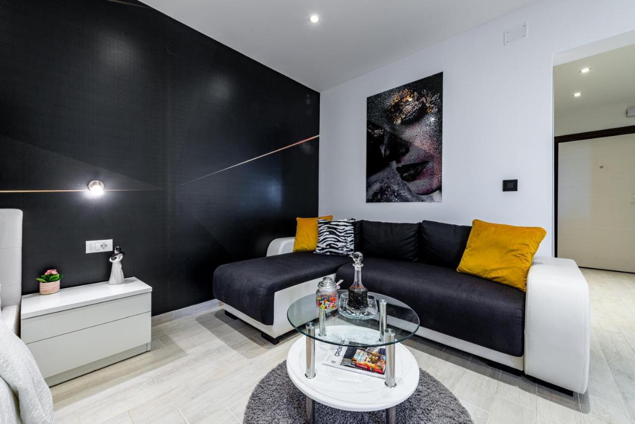 Apartament Paula *